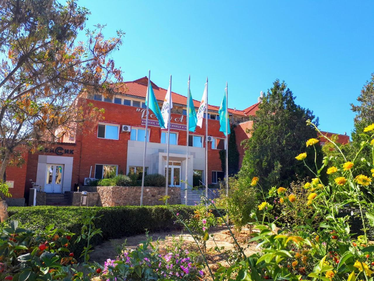 Rahat Hotel Aktau  Zewnętrze zdjęcie